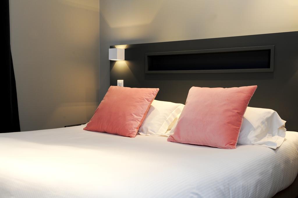 Le Connect Hotel Hendaya Habitación foto